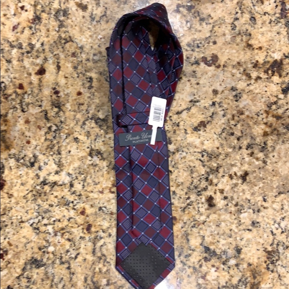 100% silk Pronto Uomo Platinum necktie